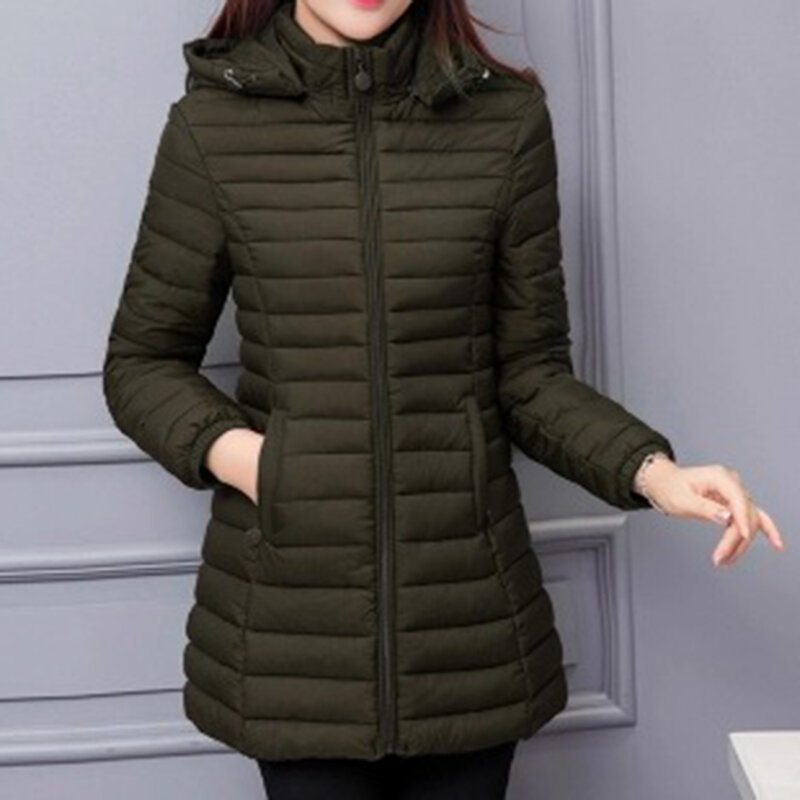 Cappotto invernale impacchettabile con cappuccio e lunghezza del piumino Slim Fit da donna adatto per l'abbigliamento da raccolta degli amici