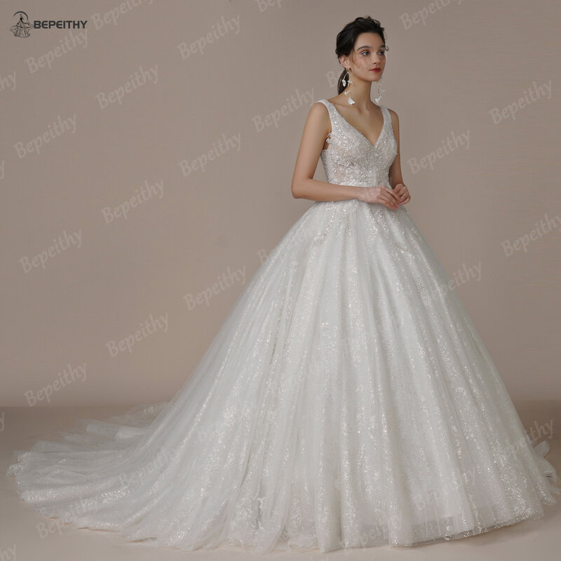 Gaun pernikahan kristal kerah V mewah BEPEITHY Bride 2023 tanpa lengan gaun pesta pengantin gading indah musim semi