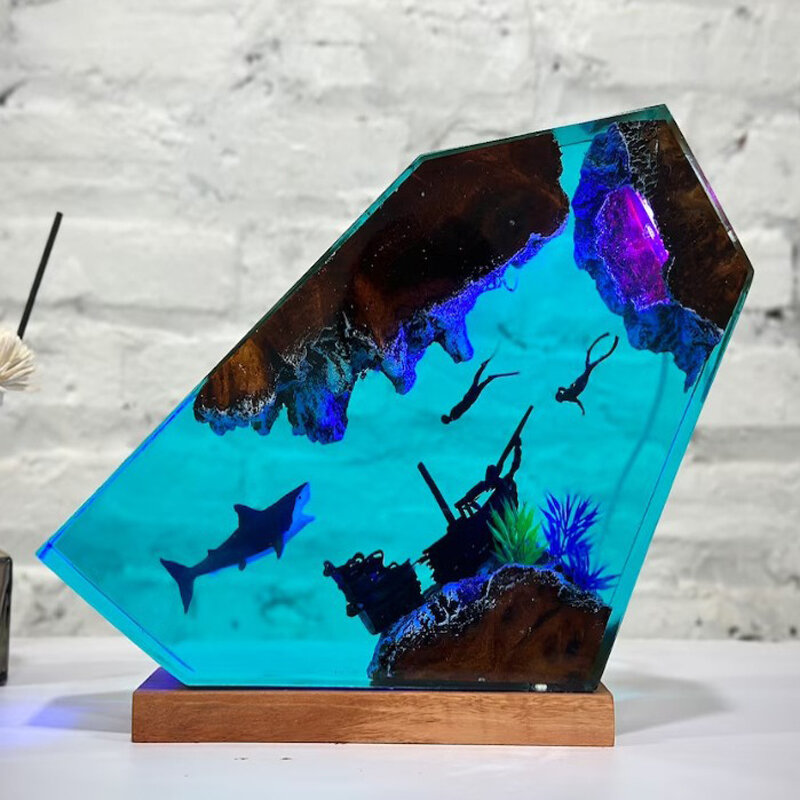 Meeresboden Welt Organismus Harz Tisch Licht creactive Kunst Dekoration Lampe Hai versunkene Schiff Thema Nachtlicht USB-Ladung