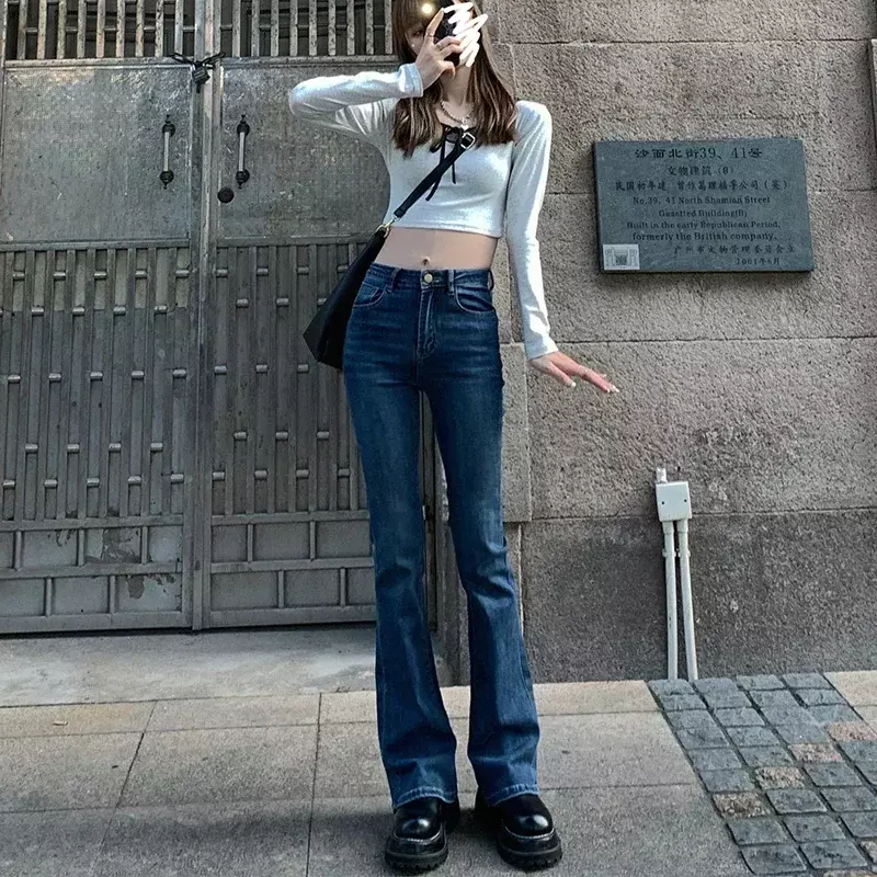 Koreanische klassische würzige Mädchen Stil Retro Slim Fit Sommer ausgestellte Jeans Frauen blau gerade schlanke Körper hohe Taille Vintage lange Beine