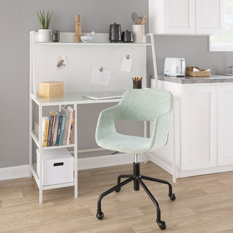 Moderner verstellbarer Bürostuhl aus Margarite mit elegantem schwarzem Metallrahmen und eleganter hellgrüner Stoff polsterung aus Lumis