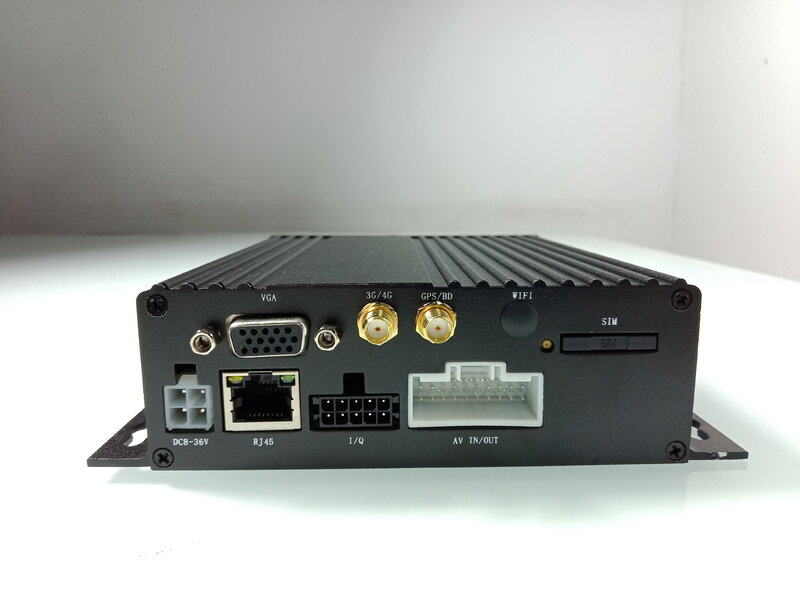 Высококачественный 4CH 1080P двойная SD-карта Mdvr двухстороннее хранилище голоса Удаленная сеть 4G Мобильный GPS цифровой видеорегистратор с широким диапазоном напряжения