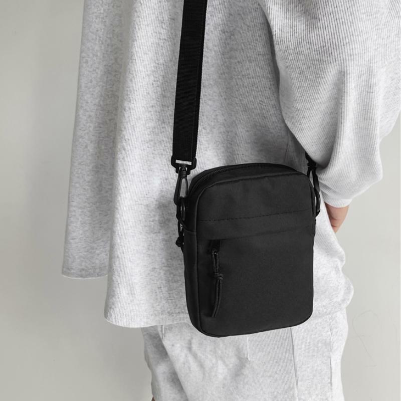 Messenger Sling Bags for Men Casual Canvas Small Zipper Crossbody Pouch Simple Small Crossbody Shoulder Bag Men Bag 2023 New