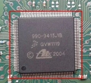 100 new original 990-9413.1B 990-9413 990 9413 1B QFP128 ABS pump computer board IC Car radio chip for Mercedes-Benz C-class