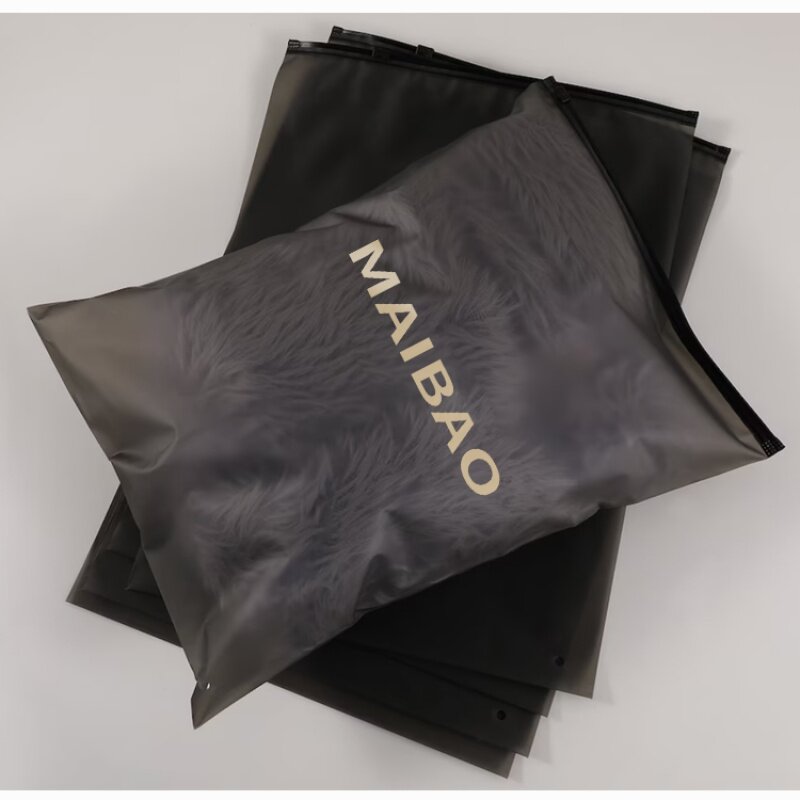 Prodotto personalizzato, vendita calda su misura nero abbigliamento con chiusura a Zip Poly Bags per l'imballaggio sacchetto con cappuccio Logo personalizzato stampato Zippe