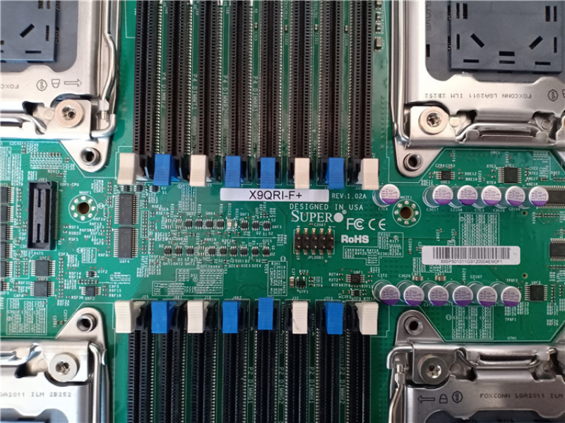 X9QRI-F + 마더보드, 4 방향 CPU 4600 V2 워크스테이션이 원본 시스템으로 렌더링 됨