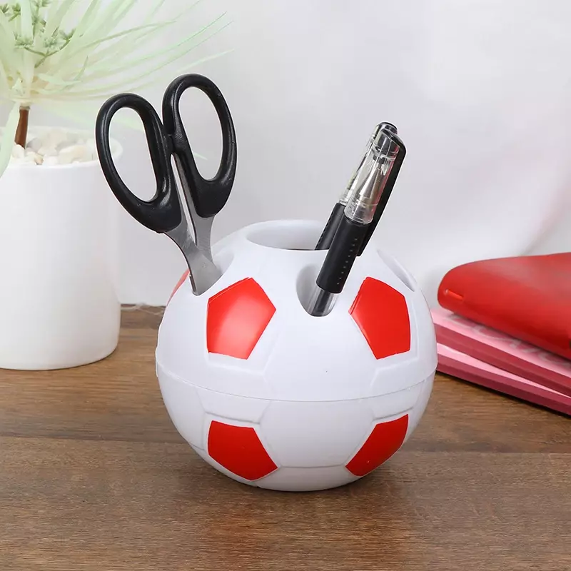 1 buah pena bentuk bola sepak hitam/merah pemegang pensil Desktop wadah peralatan sikat gigi ruangan kecil wadah alat tulis siswa