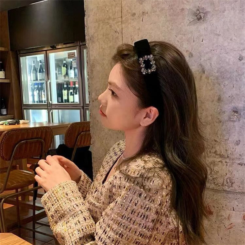 Bando beludru berlian imitasi wanita, aksesori rambut ikat kepala harian minimalis Cuci wajah perempuan gaya Korea