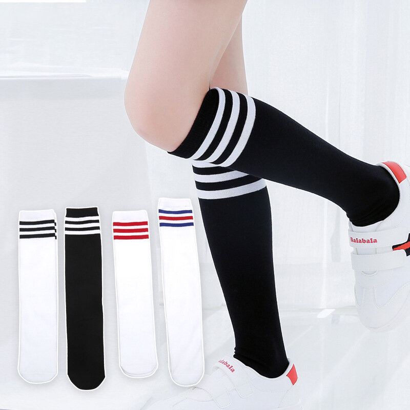 Knie Xarc Socken für Mädchen Damen schwarz weiß gestreift Student Frühling Mode weibliche Geschenk Großhandel