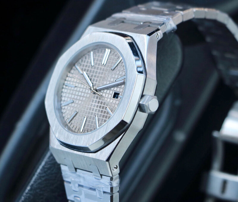 นาฬิกากลไกแบรนด์หรูสำหรับผู้ชายโทคุณภาพการเคลื่อนไหว9015แซฟไฟร์สายเหล็กของขวัญที่มีเสน่ห์