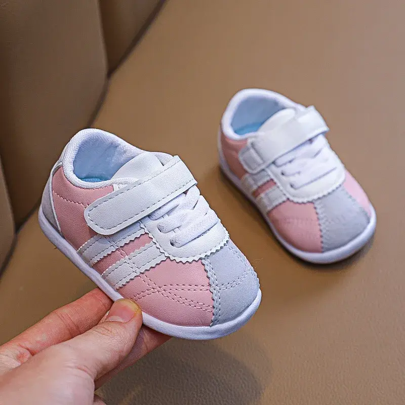 Scarpe da passeggio per neonate 2024 nuovi ragazzi moda scarpe sportive versatili scarpe da corsa dolci carine Sneaker antisporco resistente all'usura