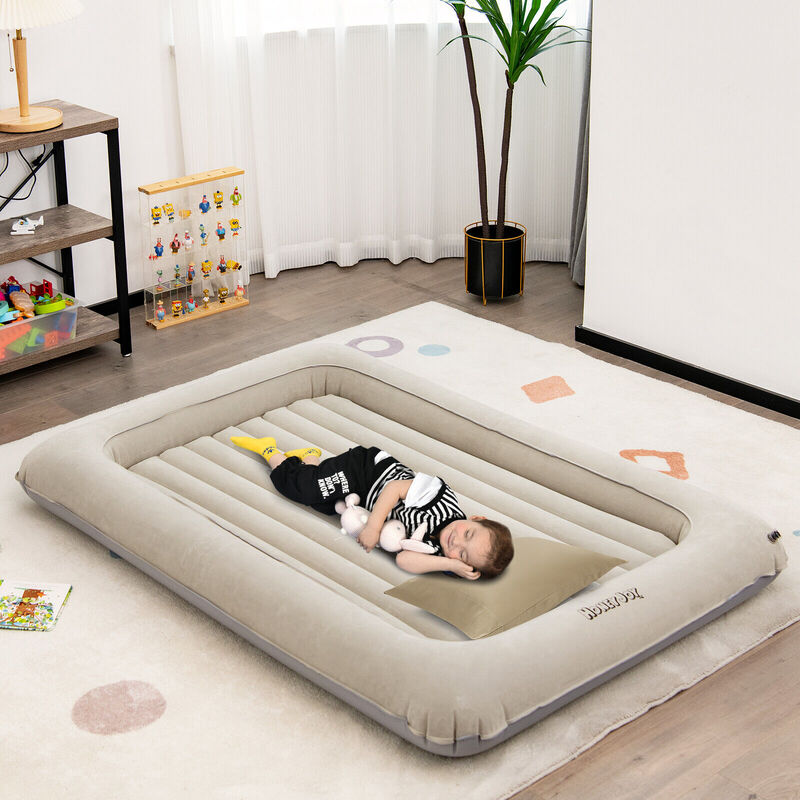 空間的なインフレータブル幼児用トラベルベッド、電気ポンプ付きポータブルブローアップベッド子供用