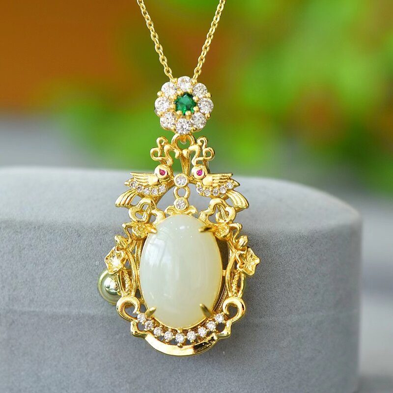 Liontin giok putih Hetian alami wanita kalung liontin berongga jimat hadiah perhiasan bergaya rantai klavikula perhiasan
