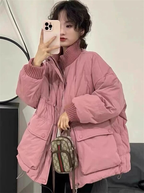 Mantel rajutan kerah longgar wanita, mantel panjang sedang Korea saku besar putih bebek bawah 2023 musim dingin