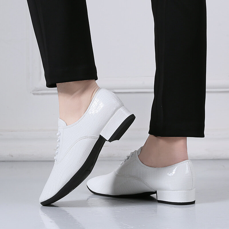 Zapatos de baile latino para hombre, calzado moderno de salón, Tango, tacón bajo de 3cm, suelas de goma, blanco y negro