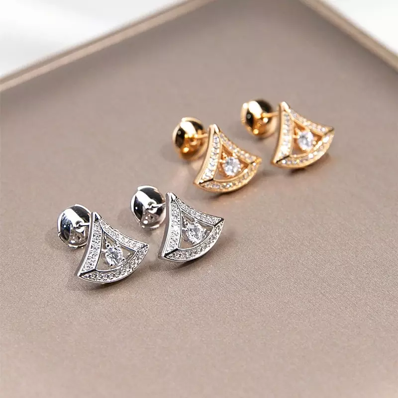 Nowe kolczyki ze srebra próby 925 z wydrążoną trójkątną spódnicą dla kobiet minimalistyczna marka modowa wspaniała biżuteria prezent bankietowy