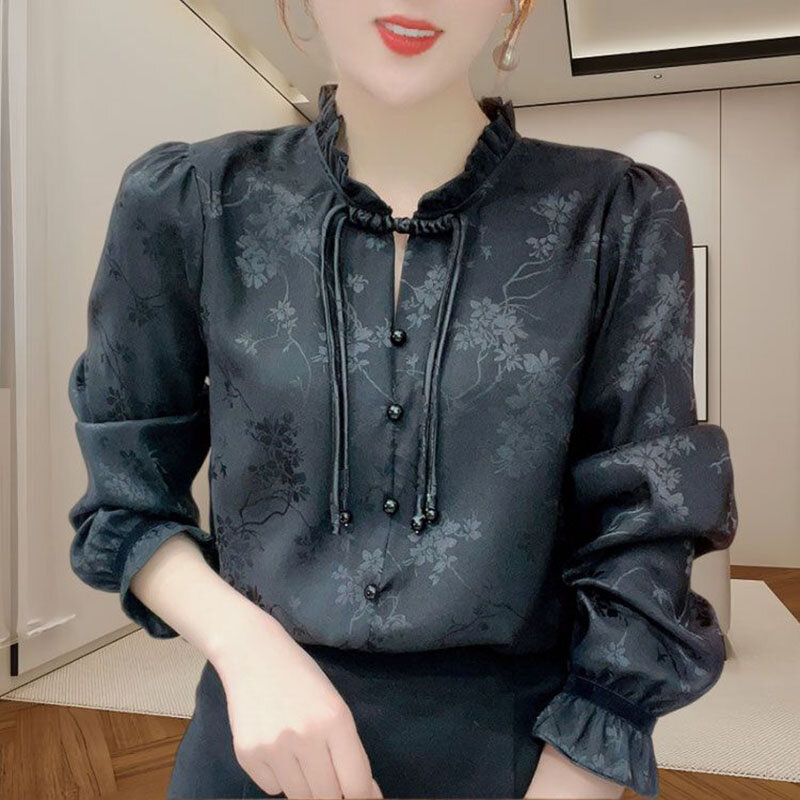 Camisa em estilo chinês com fivela de madeira, camiseta manga comprida, blusa de nicho, novo design, primavera