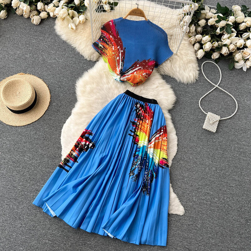 Модная и модная короткая футболка с принтом, комплект из двух предметов для женщин, летняя плиссированная юбка средней длины с высокой талией