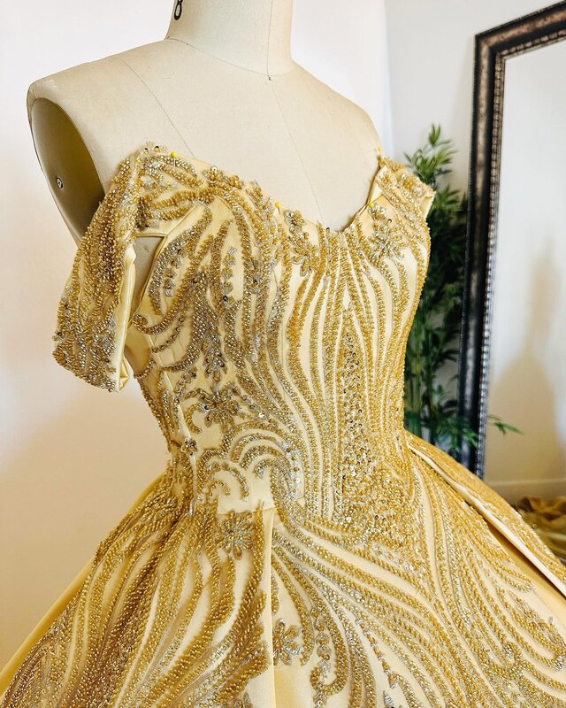 Gold Satin Beaded Luxury Sweet 16 Dress Quinceanera Dresses for Juniors Off Shoulder Ball Gown Vestidos De 15 Quinceañera