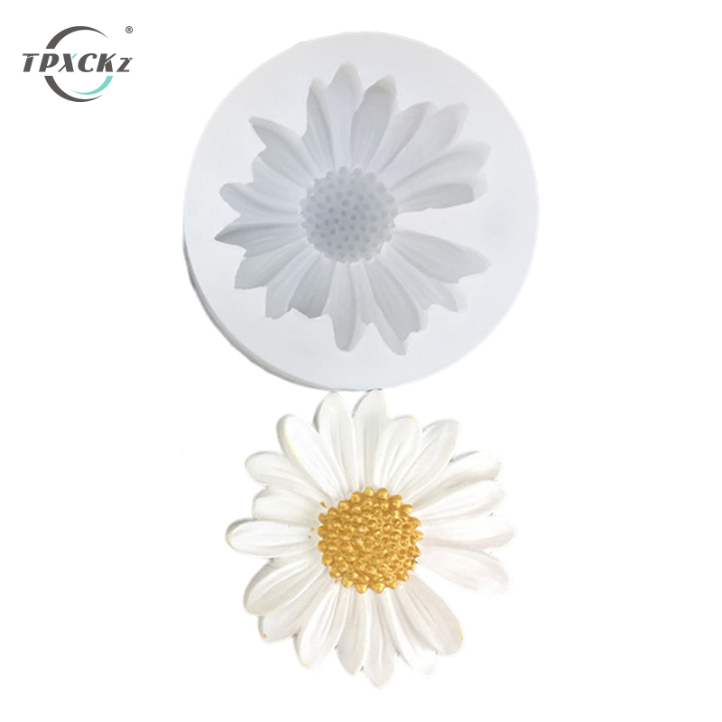 Mini Daisy Flower Silicone Mold With Hole Car Aromatherapy Epoxy Handmade Soap Candle Mold DIY Decoration Candy Icing Mold