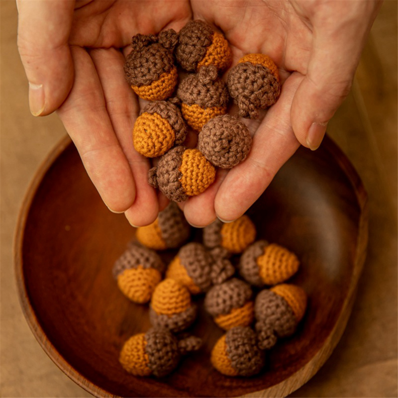 10ชิ้นเส้นด้ายโครเชต์ทำด้วยมือ acorns กรวยสนสำหรับ DIY พวงกุญแจกระเป๋าจี้เครื่องประดับเสื้อผ้า