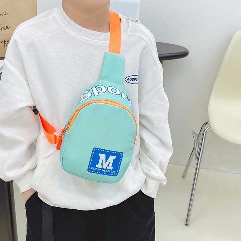 Letra M bolsa de ombro infantil, grande capacidade, de nylon, estilo coreano, ao ar livre, viagem, esportes, infantil, crossbody, diária