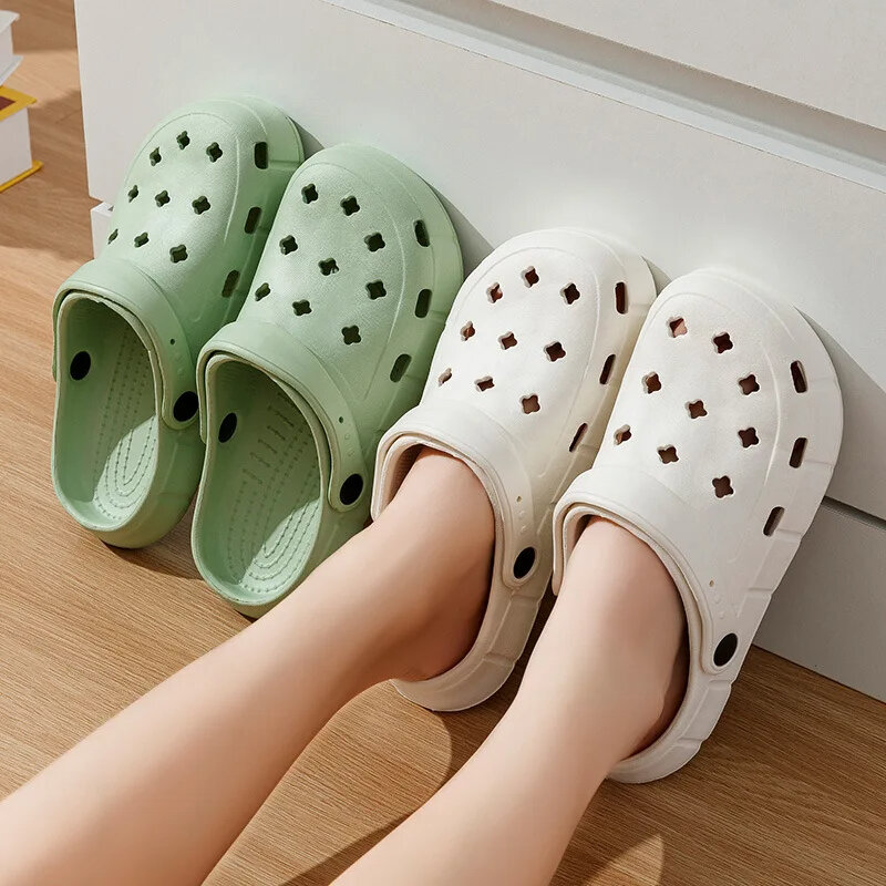 Shoes Woman 2024 Trend New Garden Shoes Slippers For Girl Outdoor Soft Sole Bathroom Slippers Fashion Waterproof Sandal Slippers