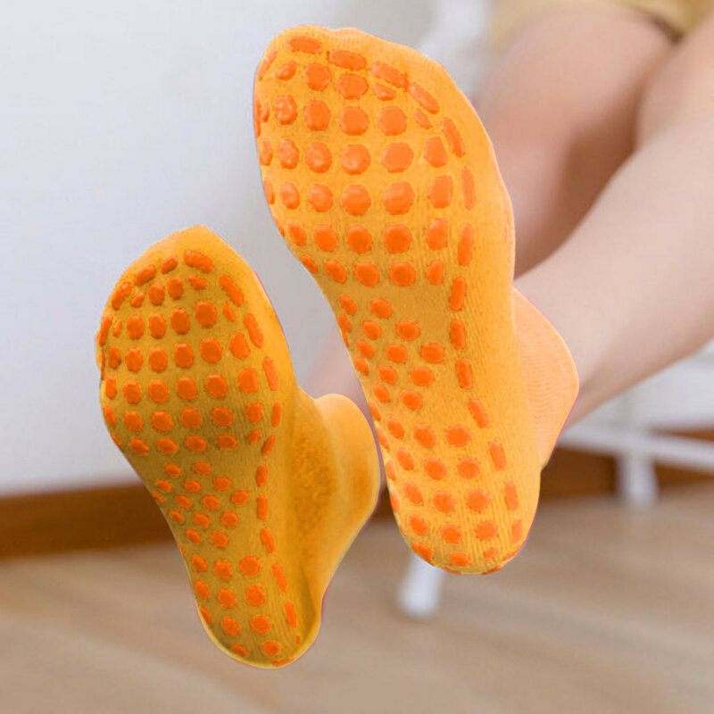 Calcetines antideslizantes para mujer y niña, medias atléticas con empuñaduras para Yoga, deportes de interior