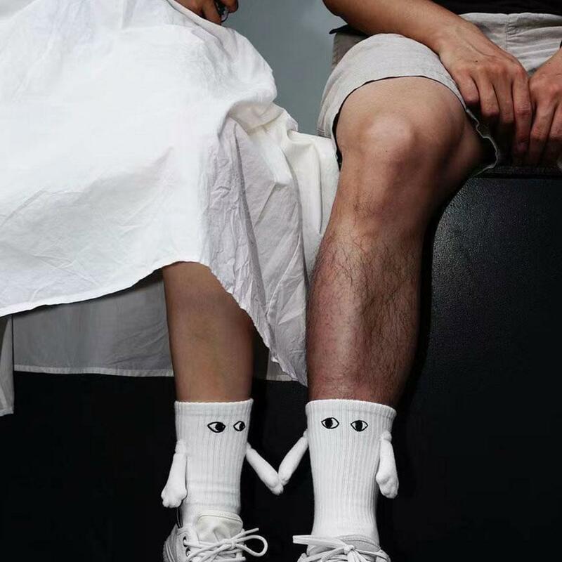 ถุงเท้าคู่3D ตัวดูดแม่เหล็กน่ารักสำหรับผู้หญิงถุงเท้าระบายอากาศได้สวมใส่สบายผ้าฝ้ายน่ารักจับมือ