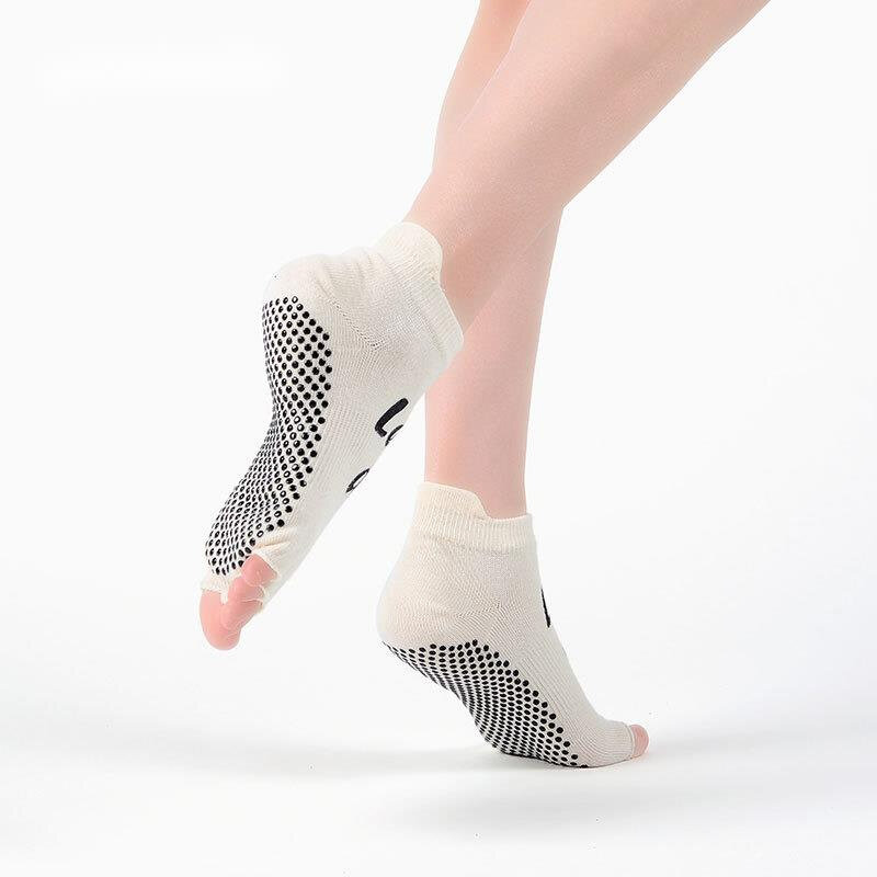 2023 New In Women Yoga Socks Non-Slip Cotton Pilates Ladies Ballet Dance Sports Socks For Yoga Fitness Workout Open-toed Sock