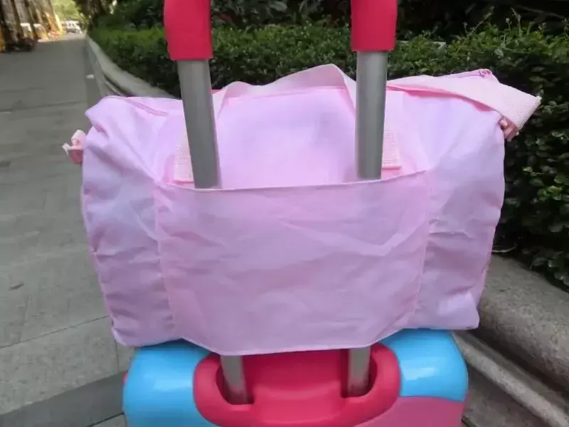 Sanurgente Hello Kitty Cinnamoroll Cartoon Sac de voyage pliable pour femme, bagage à main, sac à bandoulière, étui à roulettes réglable