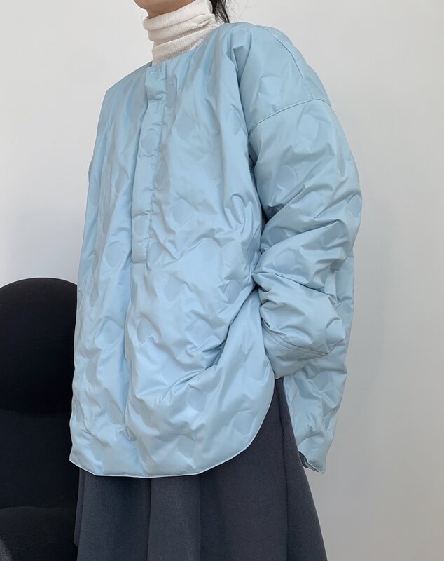 Зимняя дизайнерская рубашка с тиснением, с круглым вырезом, пуховик, свободное хлопковое пальто, стройнящее пальто для женщин
