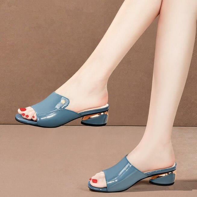 Zapatillas de piel sintética suave para mujer, zapatos deslizantes de tacón, cómodos, Sexy, a la moda, para verano