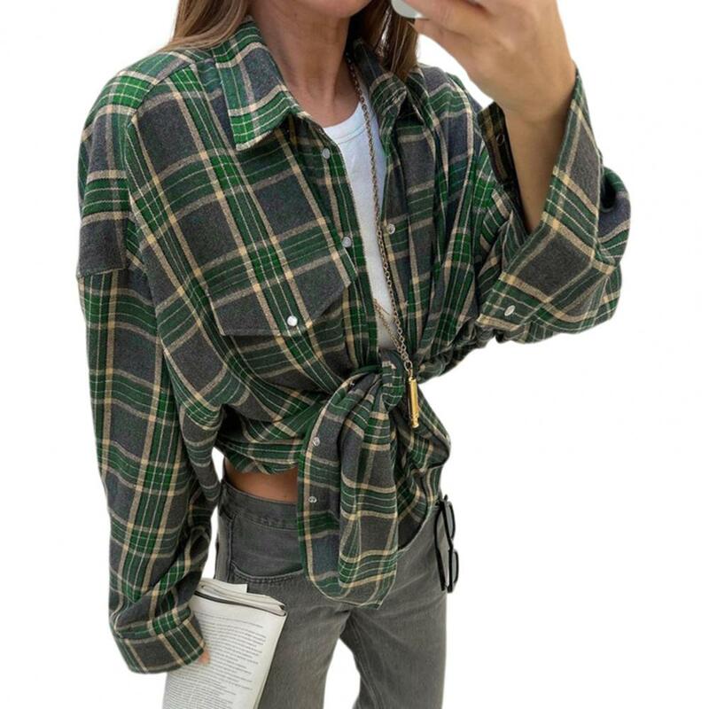 Camisa de lapela xadrez estampada com bolsos para mulheres, top de peito único, streetwear retrô chique, ajuste solto, outono