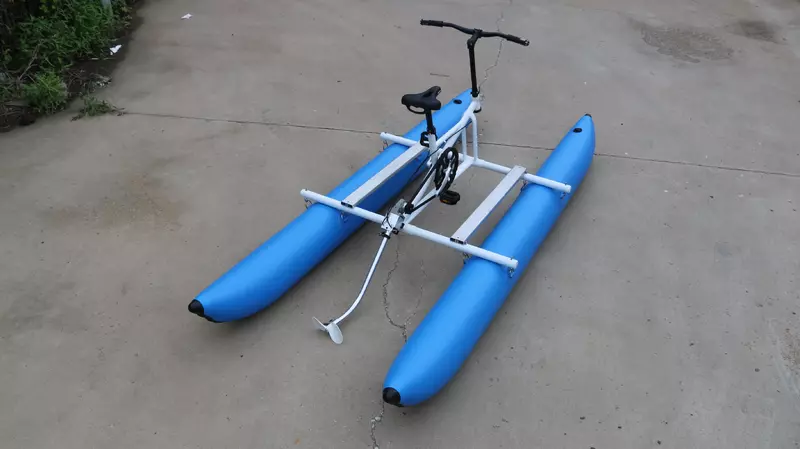 Портативный надувной велосипед с водной педалью
