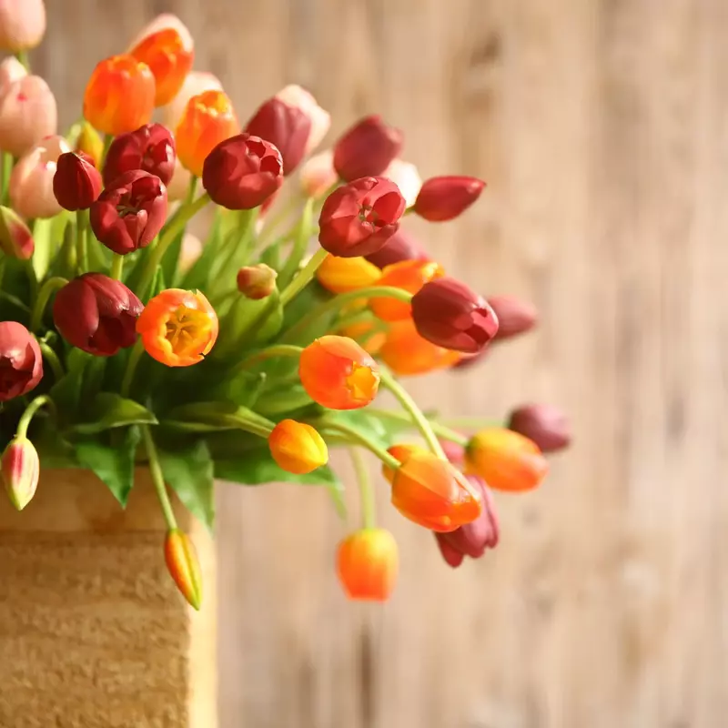 Hochwertige feuchtigkeit spendende fünfköpfige Tulpe nordische Innen realistische Bouquet Simulation Blume Hochzeit Home Dekoration