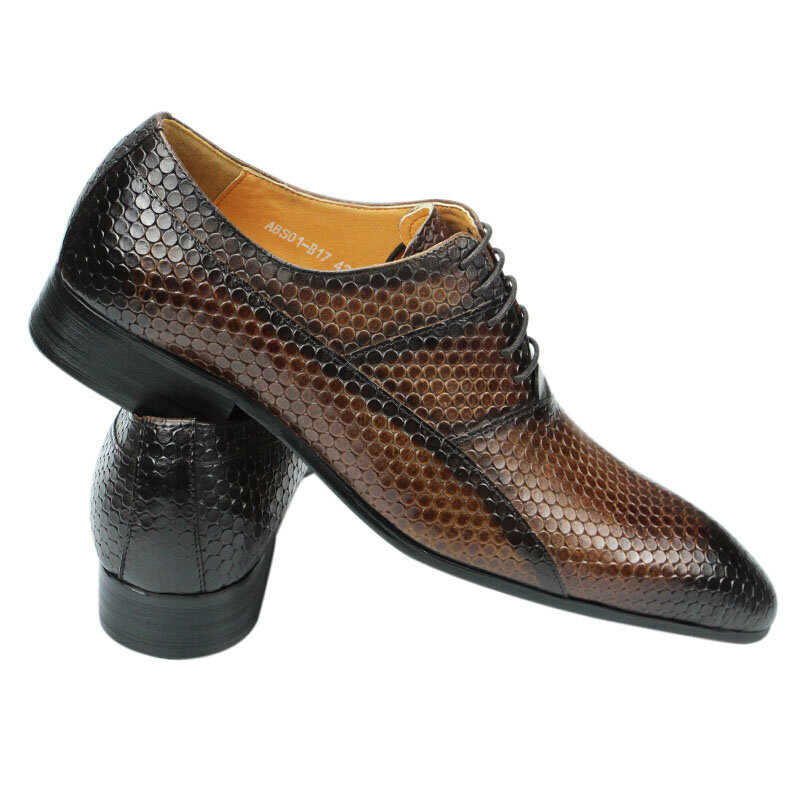 Nowy modny męskie buty letnie w brytyjskim stylu Retro strój biznesowy biurowe oxfordy górne wykwintne rzeźbione sznurowane skórzane but męski CN