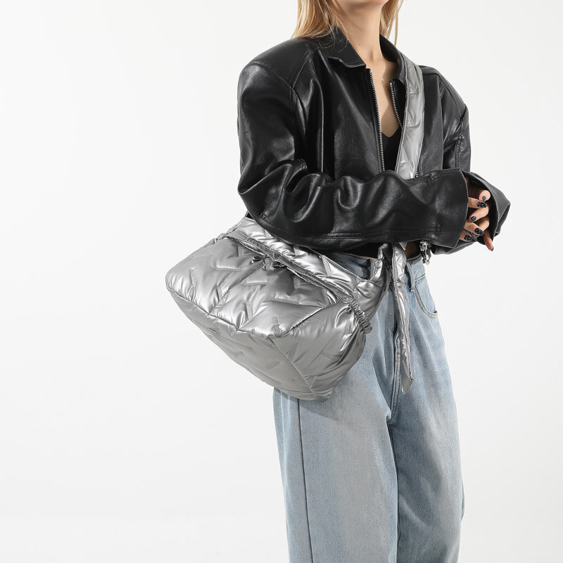 Bawełniana przestrzeń zimowa torba dla kobiet prosta moda nylonowa torba na ramię o dużej pojemności Crossbody torba rekreacyjna kobiece pikowana torebka