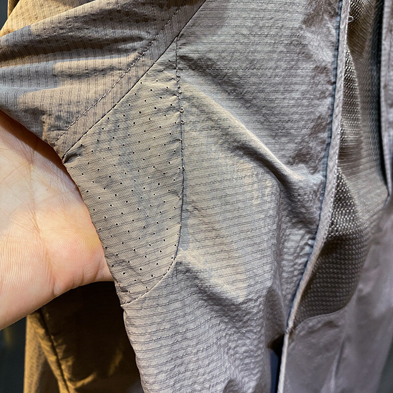 Летняя ультратонкая Мягкая Шелковая Солнцезащитная одежда Men2024New с УФ-защитой уличная куртка с капюшоном для рыбалки и скалолазания