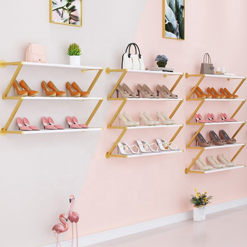 Oujia-mueble multicapa de lujo para tienda de zapatos, mueble de metal dorado montado en la pared, estante de exhibición de zapatos para tienda minorista