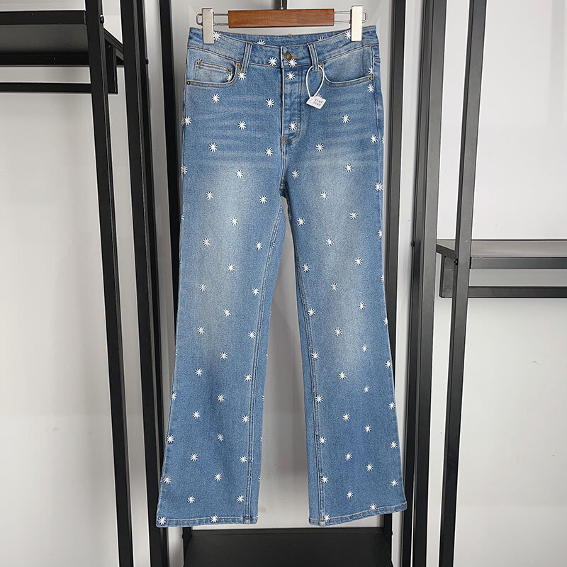 Jeans Niche All Match para mulher, bordado Sense Flower, micro casual, design de moda, início da primavera, 2024