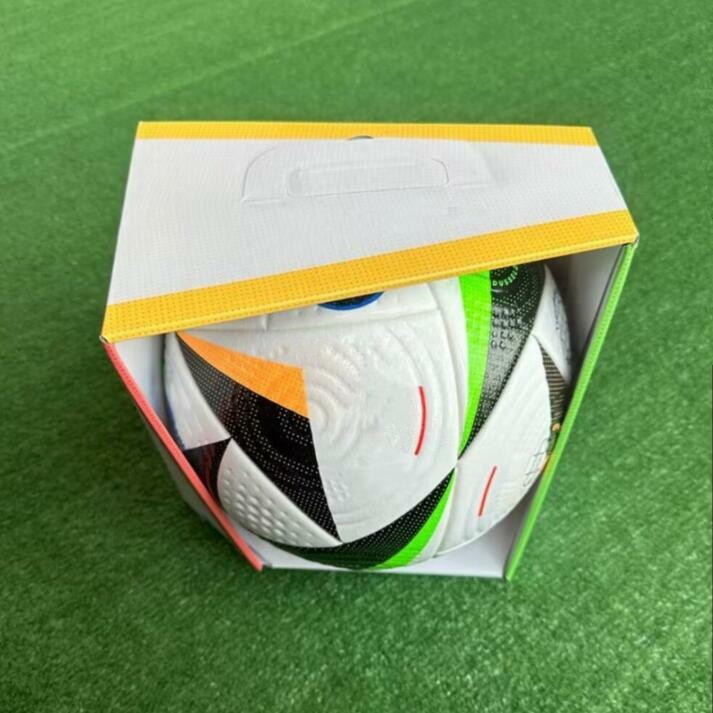 2024 palloni da calcio professionali di alta qualità taglia 5 pallone da calcio in PU pallone da calcio da allenamento senza cuciture per adulti Sport all'aria aperta