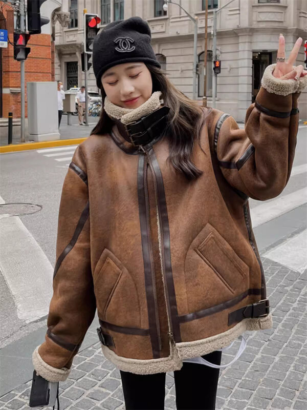 Mantel wol domba lengan panjang wanita, pakaian motor wanita hangat tebal bulu Suede Cersion Korea musim dingin 2023