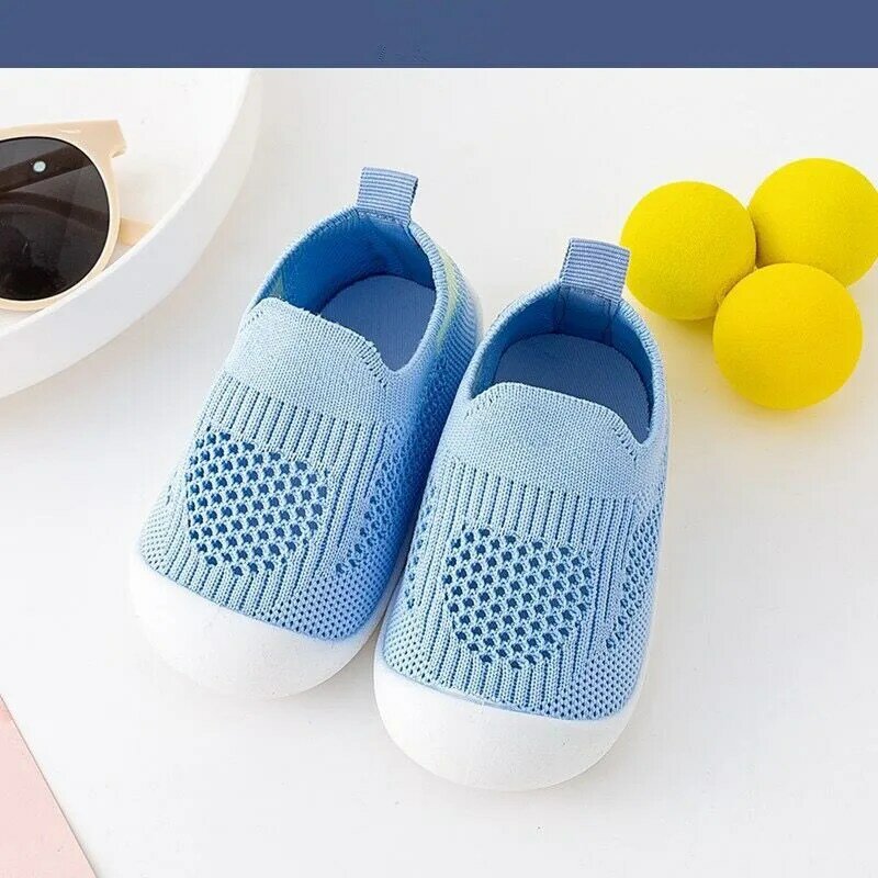 حذاء للأطفال 2023 حذاء خفيف غير رسمي جيد التهوية للأطفال الرضع البنات والأولاد مزود بشبكة حذاء خفيف مريح غير قابل للانزلاق للأطفال الصغار