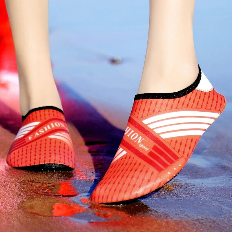 Sapato aquático antiderrapante para homens e mulheres, confortável, de secagem rápida, sapato de praia, estampado da moda, descalço, verão