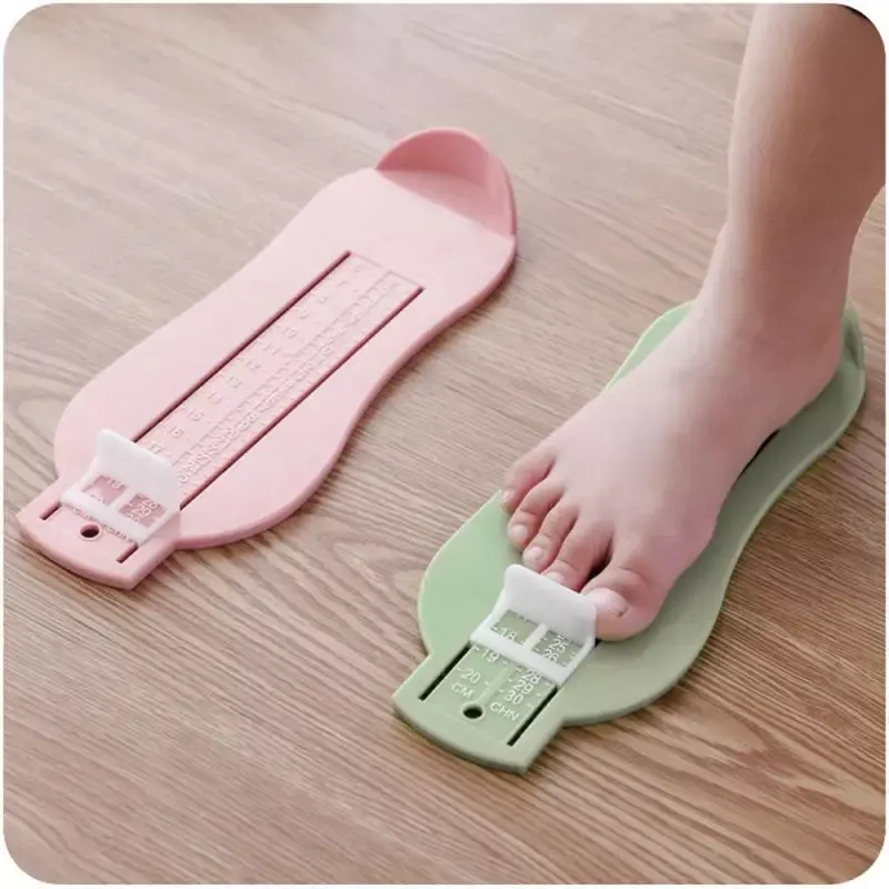Regla de plástico para medir la longitud del pie del bebé, calculadora de zapatos, herramientas de calibre, 6 colores, 1 unidad