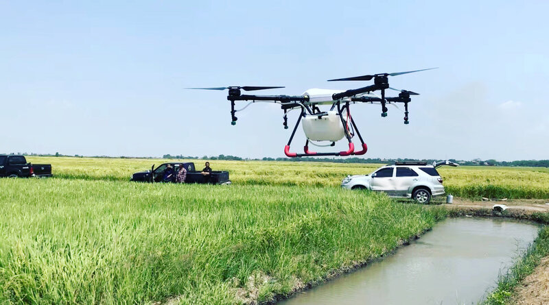 Dreamagle X4-10P 4 sumbu quadcopter 10kg, bingkai drone penyembur pertanian dua warna merah putih, tabung karbon 38mm