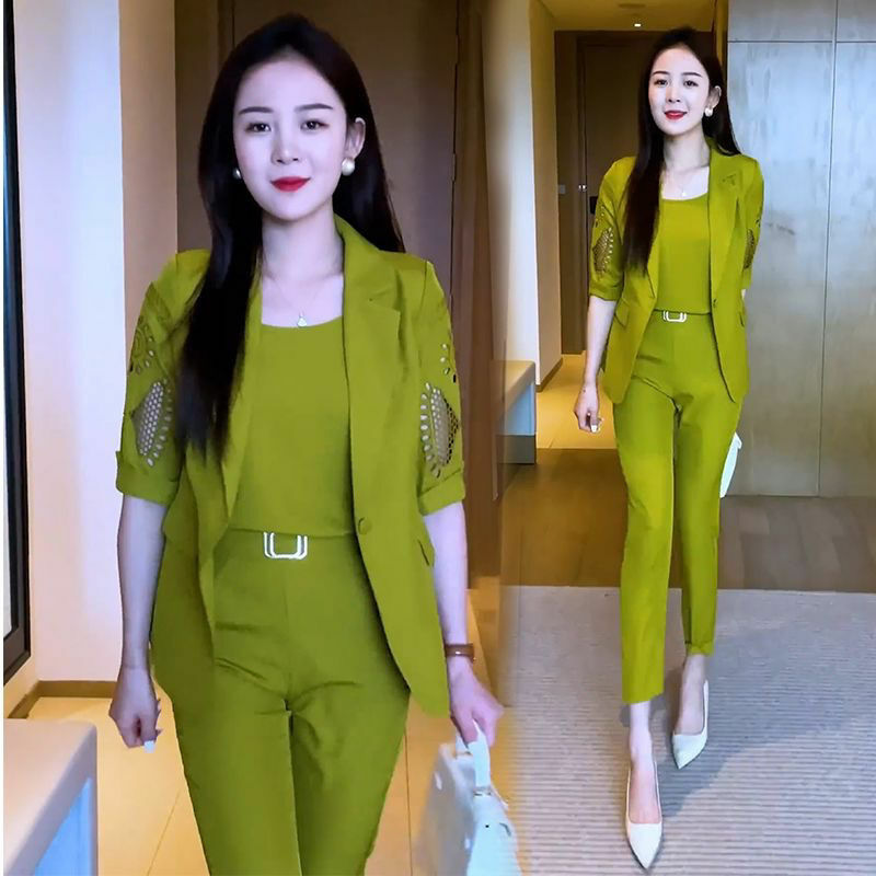 Conjunto de tres piezas de moda para mujer, edición coreana, gama alta, elegante, reducción de edad en el lugar de trabajo, primavera y verano, 2024