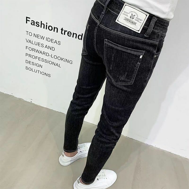 Nuovi Jeans neri Slim Fit stile coreano per uomo con pantaloni in Denim con Design ricamato per pantaloni elasticizzati abbigliamento Casual e di lusso