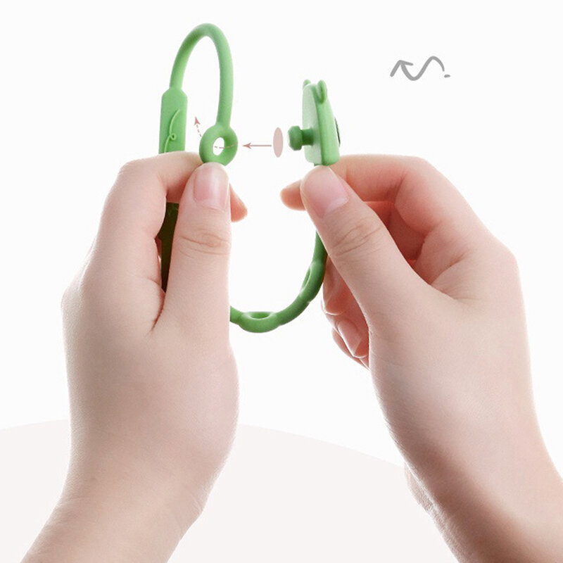Silikonowy pasek z regulowanym łańcuszkiem z regulowanym łańcuchem z miękkiego silikonowego gryzaki dla niemowląt akcesoria do wózka dziecinnego